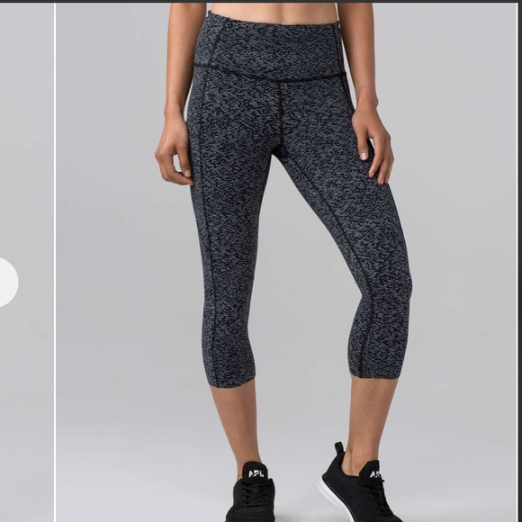 Lululemon Fast and Free Crops Sz 8 w Pockets on legs EUC